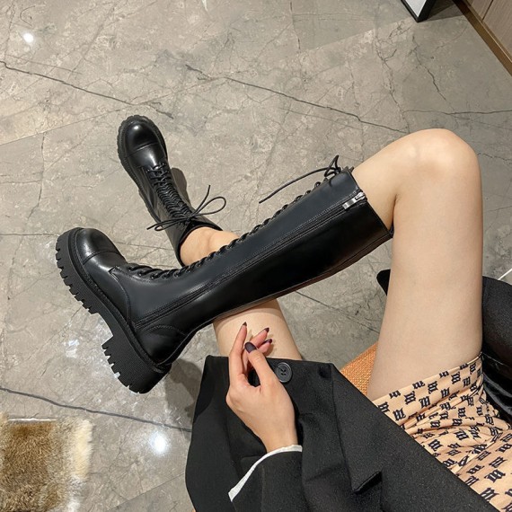 https://www.mint-storekr.com/products/giay-boot-xinh-s0003
