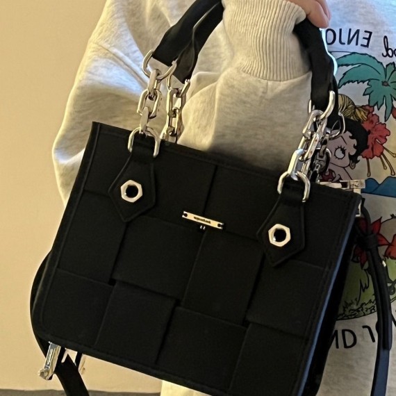 https://www.mint-storekr.com/products/tui-xinh-t0017